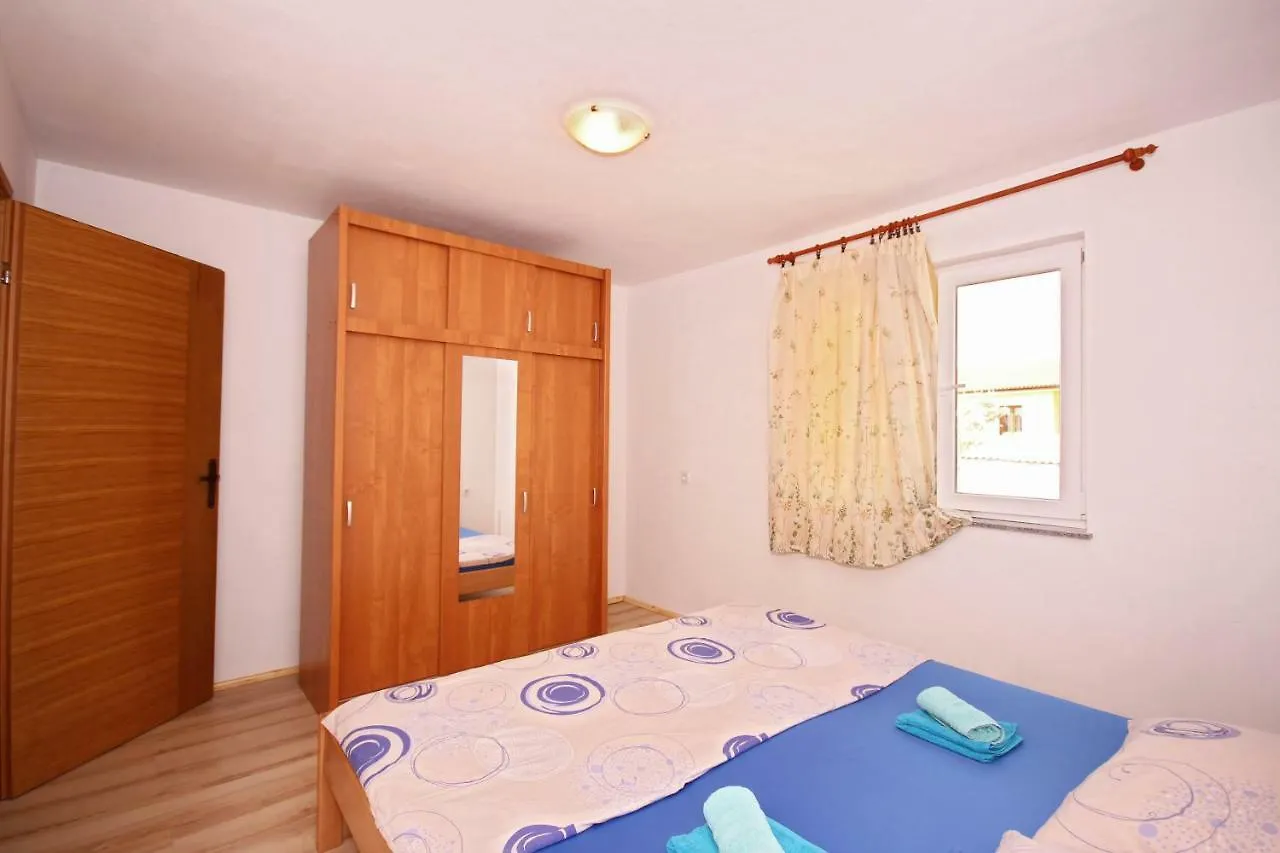 Apartmani Bradaric Pula Croatia